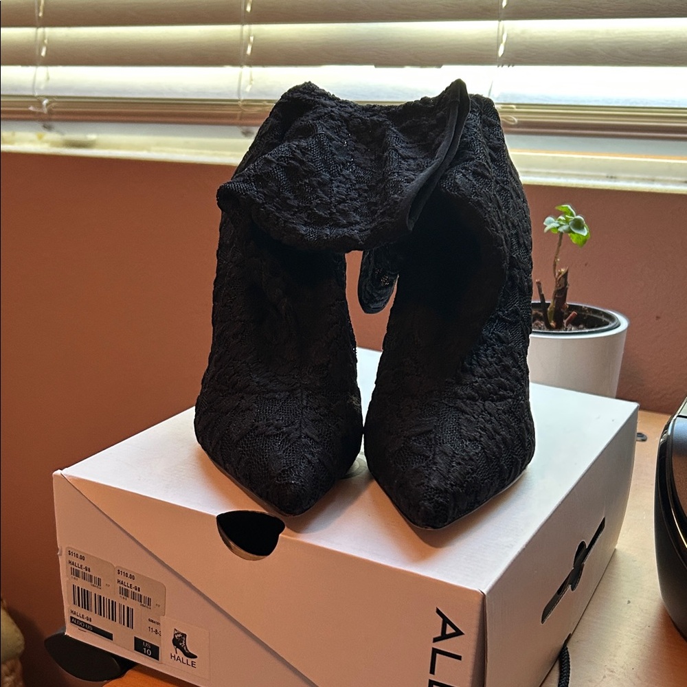 Alias Mae Black Lace Heeled Boots